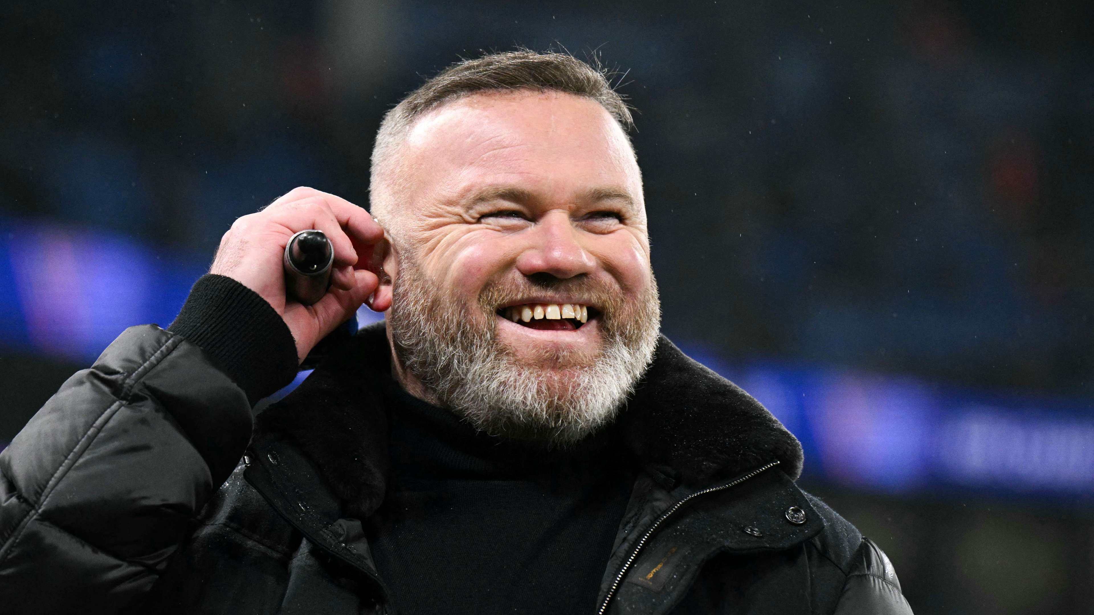 面临来自内 面临来自内