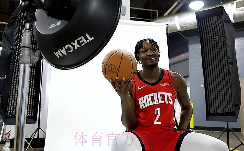 芬尼-史密斯全场投篮3中1，三分2中0得到4分2篮板1盖帽